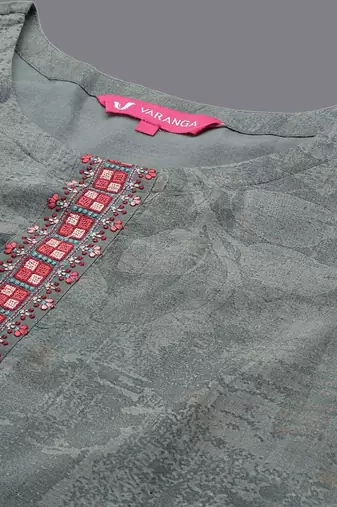Floral Printed Thread Work Straight Kurta With Trouser & Dupatta