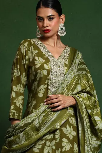 Floral Printed V-Neck Straight Kurta With Trousers And Dupatta