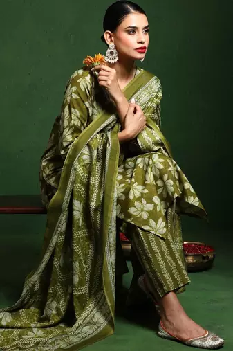 Floral Printed V-Neck Straight Kurta With Trousers And Dupatta