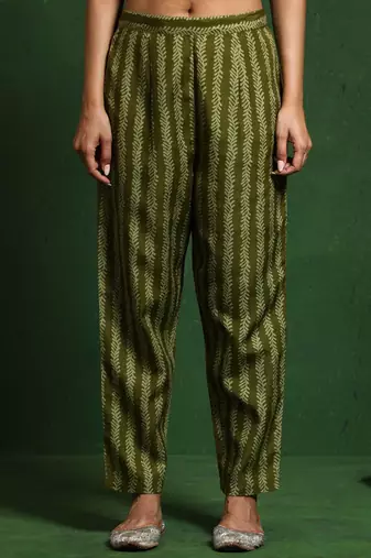 Floral Printed V-Neck Straight Kurta With Trousers And Dupatta