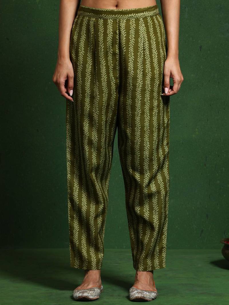Floral Printed V-Neck Straight Kurta With Trousers And Dupatta