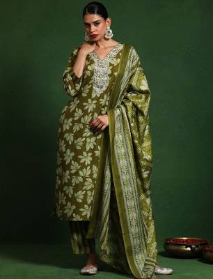 Floral Printed V-Neck Straight Kurta With Trousers And Dupatta 1