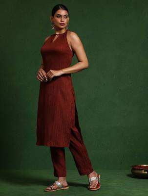 Women Regular Silk Crepe Fusion Kurta with Trousers 4