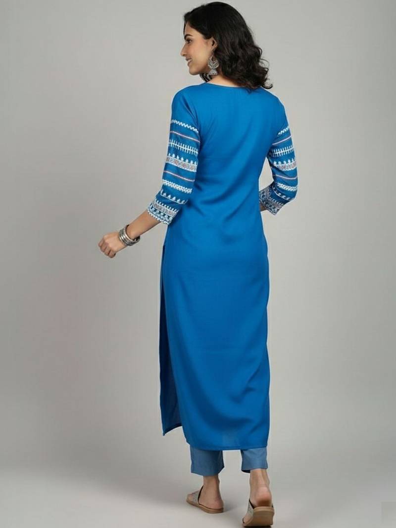 Women Ethnic Motifs Regular Thread Work Kurta with Trousers