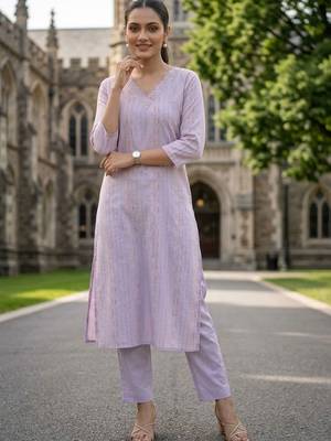 Women Ethnic Motifs Printed Regular Beads and Stones Kurta with Trousers 1