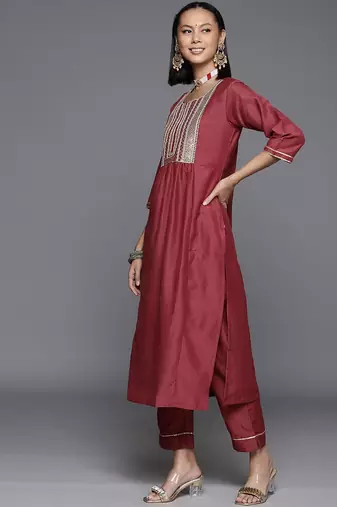 Women Yoke Design Sequinned Kurta with Trousers & With Dupatta