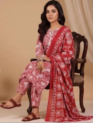 Women Floral Printed Regular Kurta with Trousers & With Dupatta 3