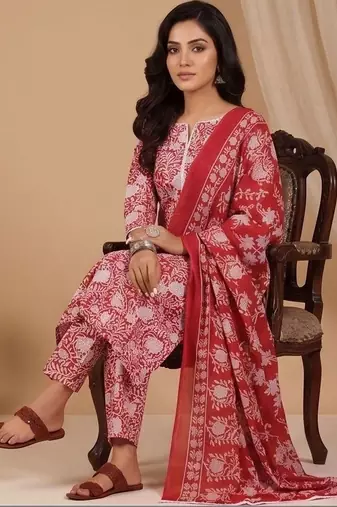 Women Floral Printed Regular Kurta with Trousers & With Dupatta