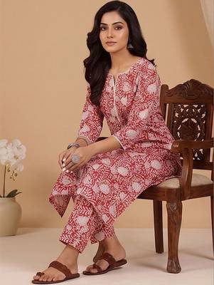 Women Floral Printed Regular Kurta with Trousers & With Dupatta 6