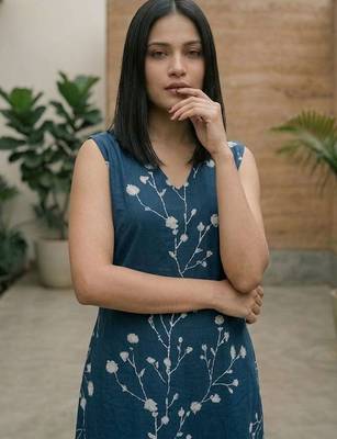 Women Floral Printed Regular Kurta with Palazzos 4