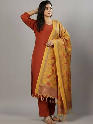 Women Floral Regular Kurta with Trousers & With Dupatta 1
