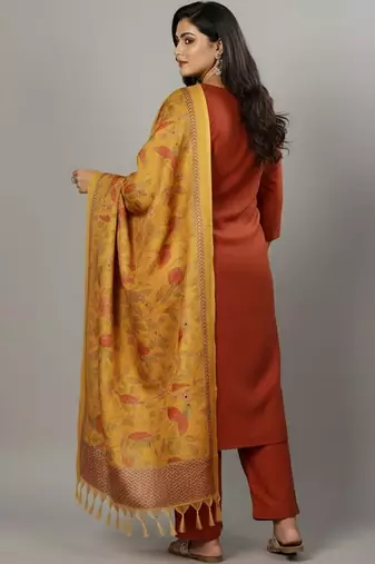 Women Floral Regular Kurta with Trousers & With Dupatta