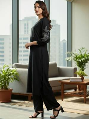 Women Ethnic Motifs Embroidered Regular Thread Work Kurta with Palazzos 5