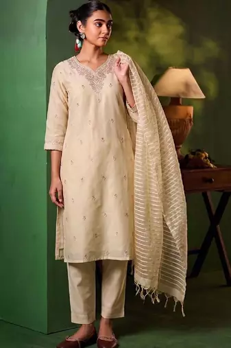 Women Ethnic Motifs Embroidered Regular Thread Work Kurta with Trousers & With Dupatta