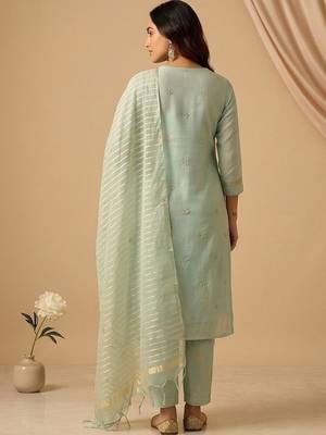Women Ethnic Motifs Embroidered Regular Thread Work Kurta with Trousers & With Dupatta 6