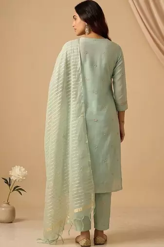 Women Ethnic Motifs Embroidered Regular Thread Work Kurta with Trousers & With Dupatta