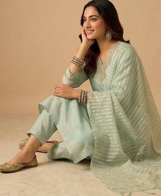 Women Ethnic Motifs Embroidered Regular Thread Work Kurta with Trousers & With Dupatta 7