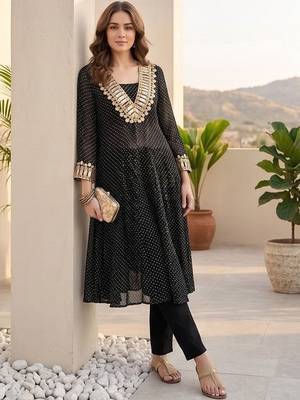 Women Bandhani Printed Regular Kurta with Trousers 6