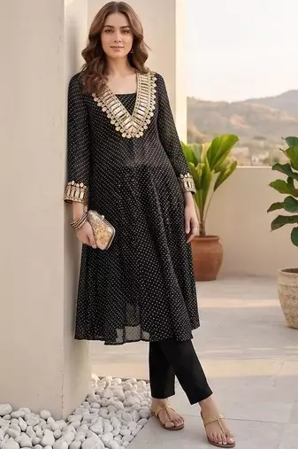 Women Bandhani Printed Regular Kurta with Trousers