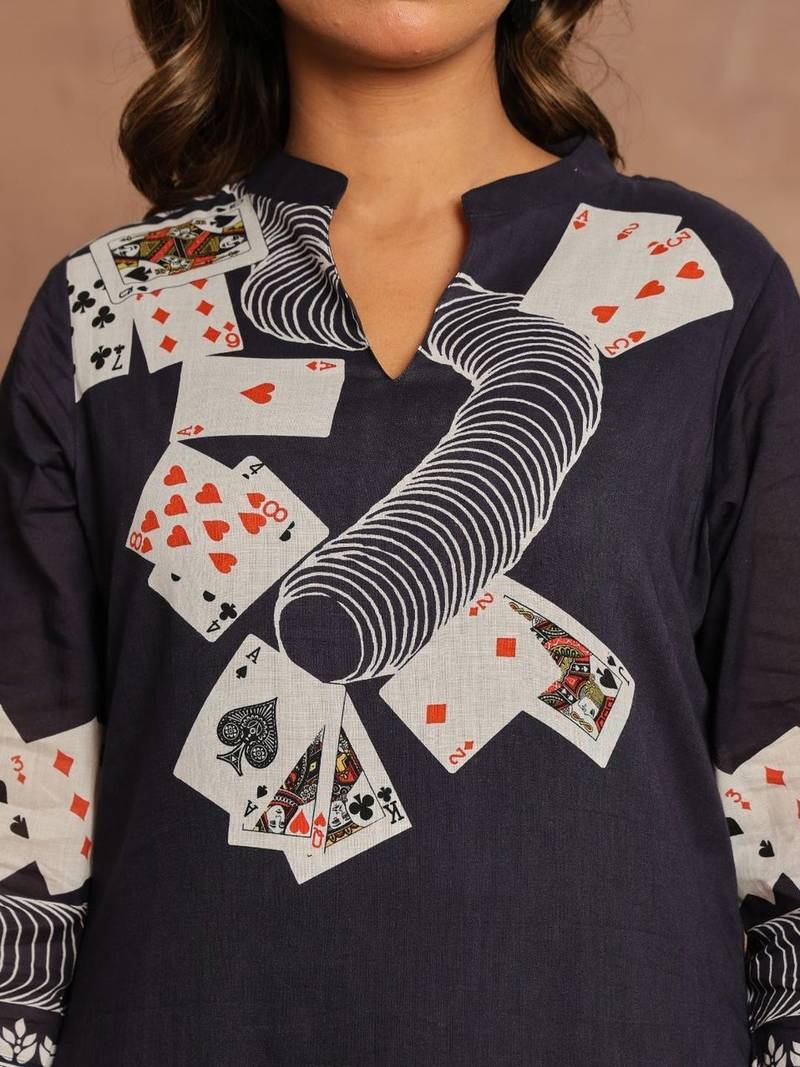 Women Printed Regular Kurta with Trousers