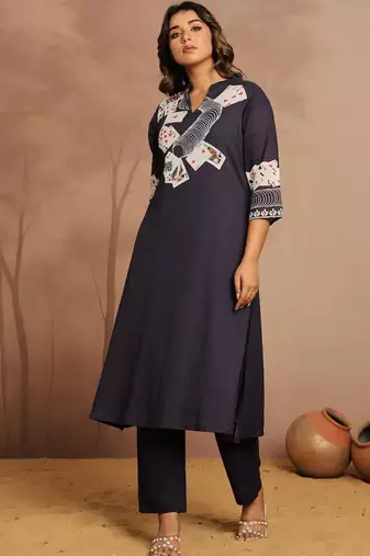 Women Printed Regular Kurta with Trousers