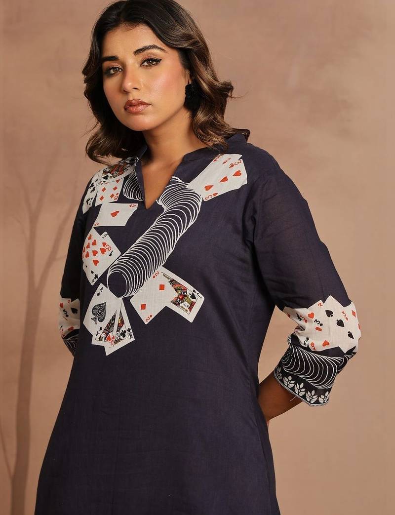 Women Printed Regular Kurta with Trousers
