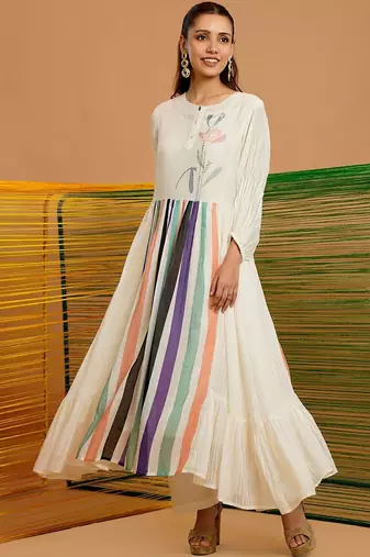 Women Printed Tiered Kurta with Trousers