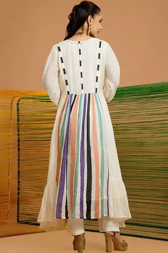 Women Printed Tiered Kurta with Trousers