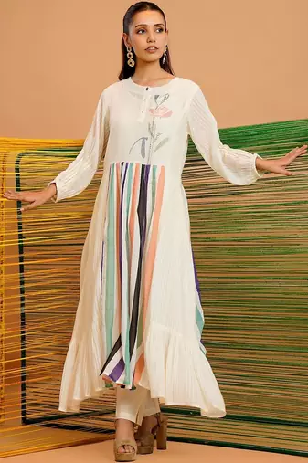 Women Printed Tiered Kurta with Trousers