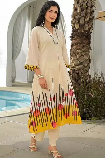 Women Printed Panelled Thread Work Kurta with Trousers