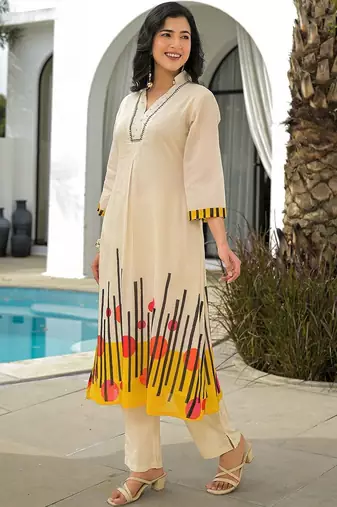 Women Printed Panelled Thread Work Kurta with Trousers