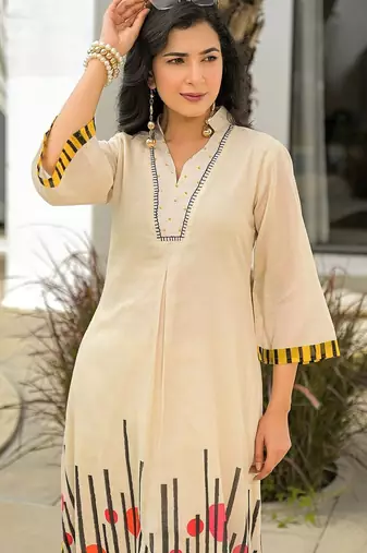 Women Printed Panelled Thread Work Kurta with Trousers