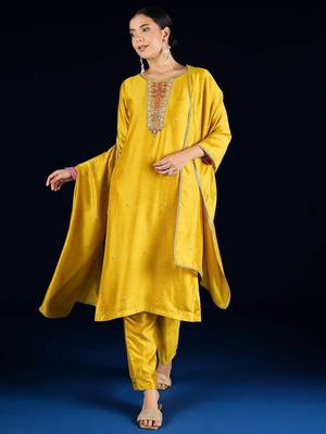 Floral Yoke Design Beads & Stones Straight Kurta With Trousers & Dupatta 1