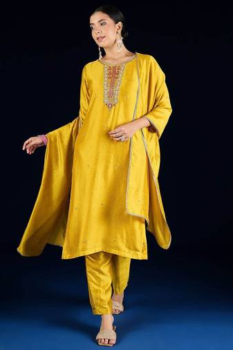 Floral Yoke Design Beads & Stones Straight Kurta With Trousers & Dupatta