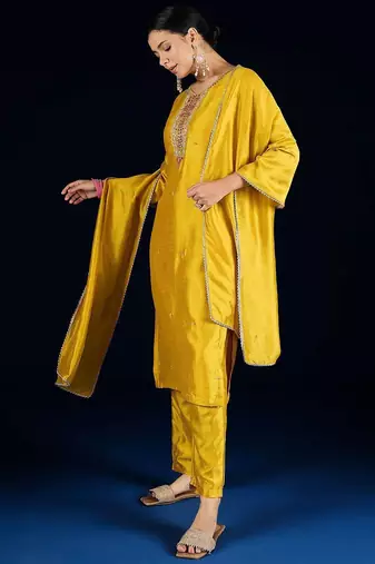 Floral Yoke Design Beads & Stones Straight Kurta With Trousers & Dupatta
