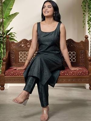 Women Regular Kurta with Trousers 1