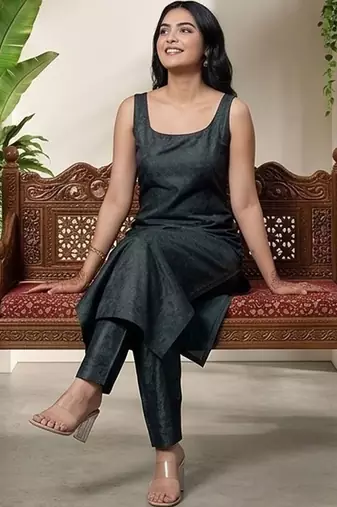 Women Regular Kurta with Trousers
