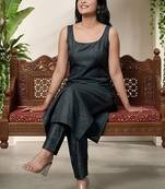 Women Regular Kurta with Trousers