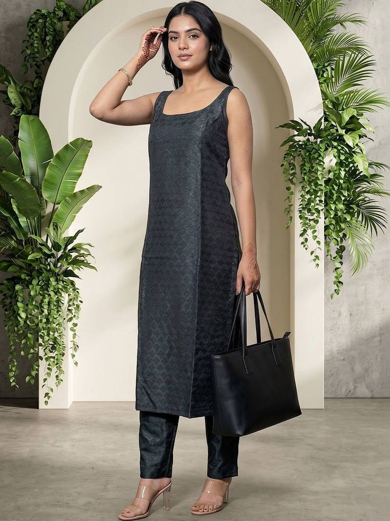 Women Regular Kurta with Trousers