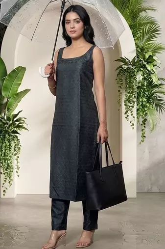 Women Regular Kurta with Trousers