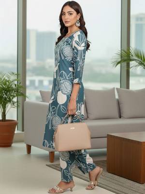 Women Ethnic Motifs Printed Regular Thread Work Kurta with Trousers 2