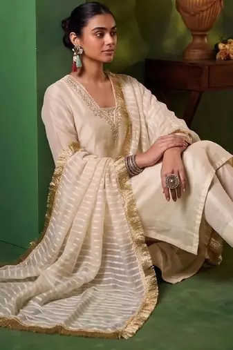 Women Embroidered Regular Thread Work Kurta with Trousers & With Dupatta