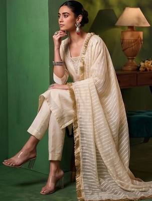 Women Embroidered Regular Thread Work Kurta with Trousers & With Dupatta 5