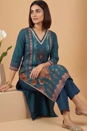 Women Ethnic Motifs Printed Regular Kurta with Trousers & With Dupatta