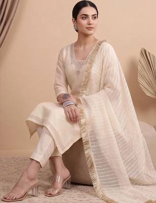 Women Ethnic Motifs Embroidered Regular Thread Work Kurta with Trousers & With Dupatta 3