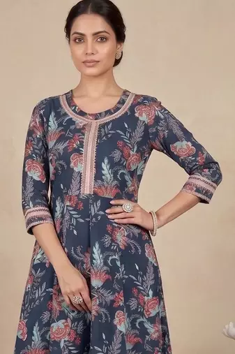 Women Floral Printed Regular Thread Work Pure Cotton Kurta with Trousers & With Dupatta