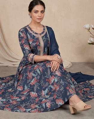 Women Floral Printed Regular Thread Work Pure Cotton Kurta with Trousers & With Dupatta 7