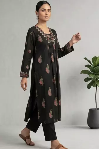 Women Ethnic Motifs Printed Regular Thread Work Pure Cotton Kurta with Trousers & With Dupatta