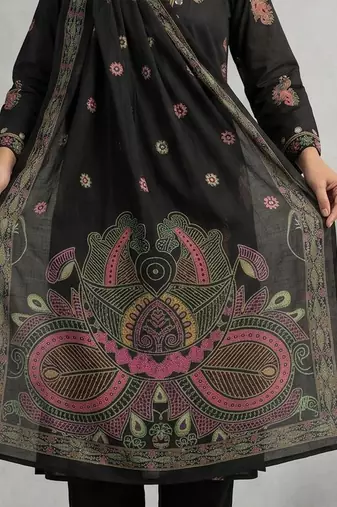 Women Ethnic Motifs Printed Regular Thread Work Pure Cotton Kurta with Trousers & With Dupatta