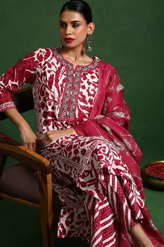 Women Printed Regular Thread Work Pure Cotton Kurta with Trousers & With Dupatta